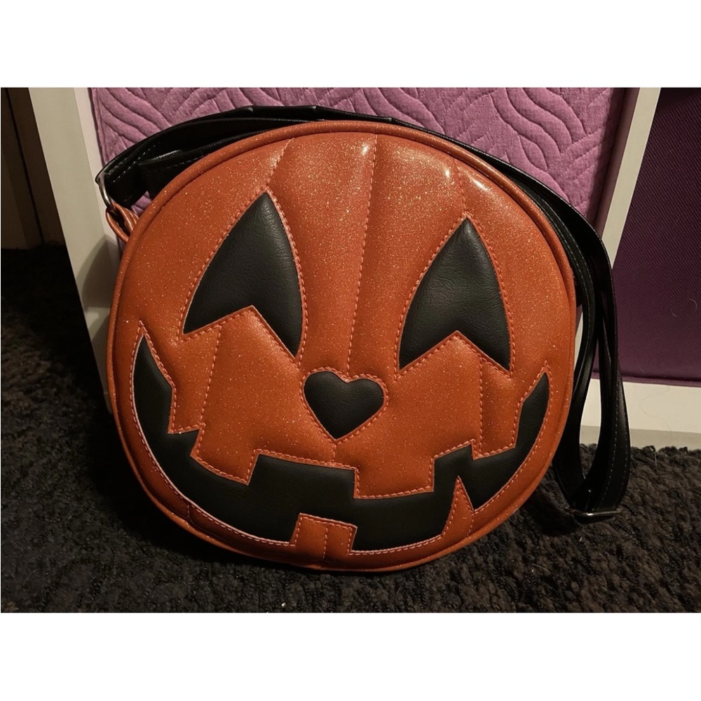 Love Pain and Stitches Vinyl Smiley Pumpkin Purse Crossbody Bag Halloween 🎃